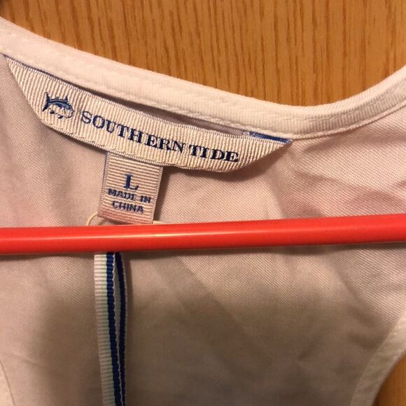 Southern Tide size large razor back tank top with chest pocket - Picture 4 of 9